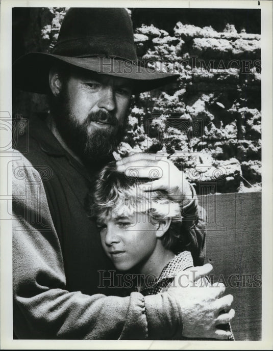 1982 Press Photo Merlin Olsen IChristian Hoff n Father Murphy - cvp34439- Historic Images