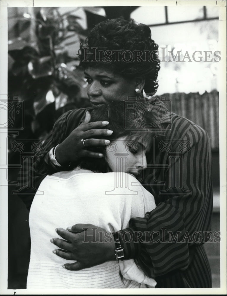 1984 Press Photo Nell Carter &amp; Lara Jill Miller in Gimme A Break - cvp34544- Historic Images