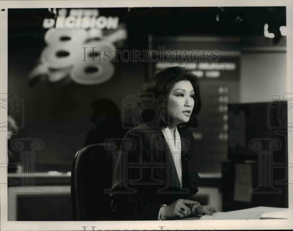 1988 Press Photo Connie Chung NBC News Correspondent in Decision 88 Election- Historic Images