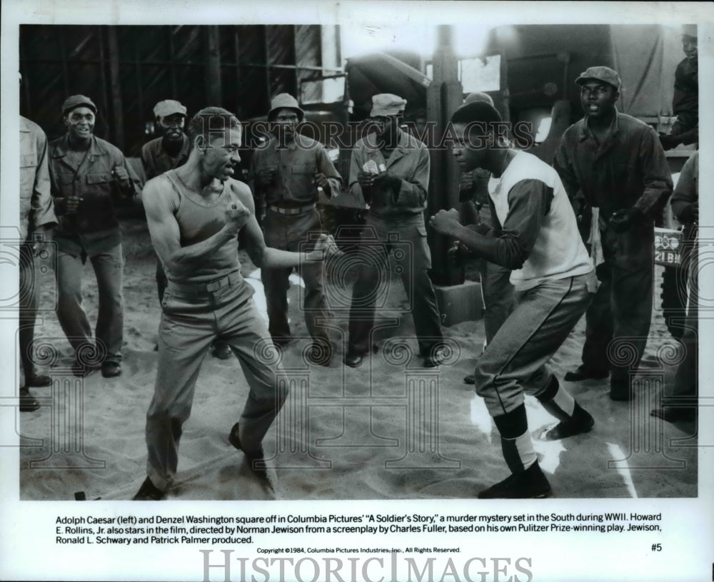 1984 Press Photo Adolph Caesar &amp; Denzel Washington on A Soldiers Story- Historic Images