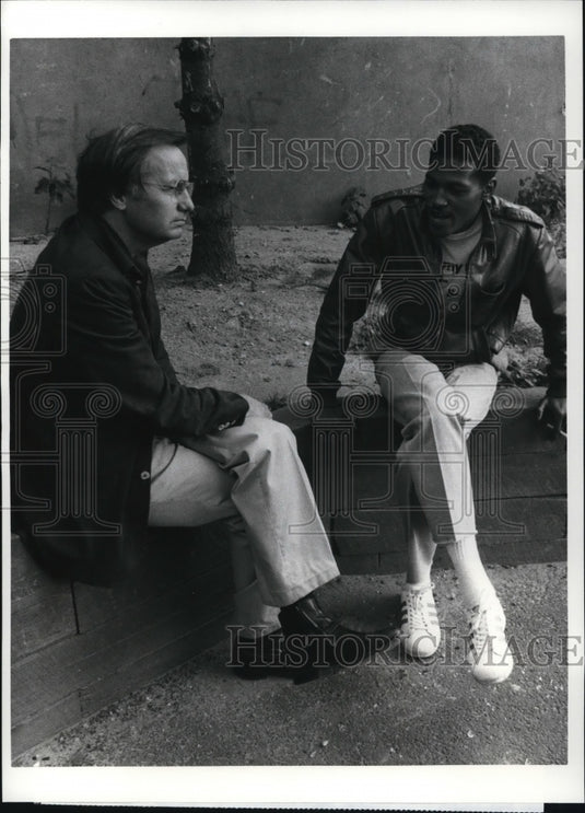 1986 Press Photo CBS News Correspondent Bill Moyers And Timothy - cvp36087- Historic Images