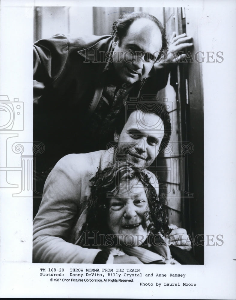 1987 Press Photo Danny DeVito Billy Crystal Anne Ramsey Throw Momma From Train- Historic Images