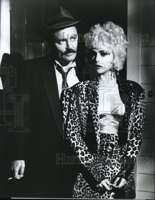 1987 Press Photo Stacy Keach & Emma Samms in The New Mike Hammer - cvp36166- Historic Images