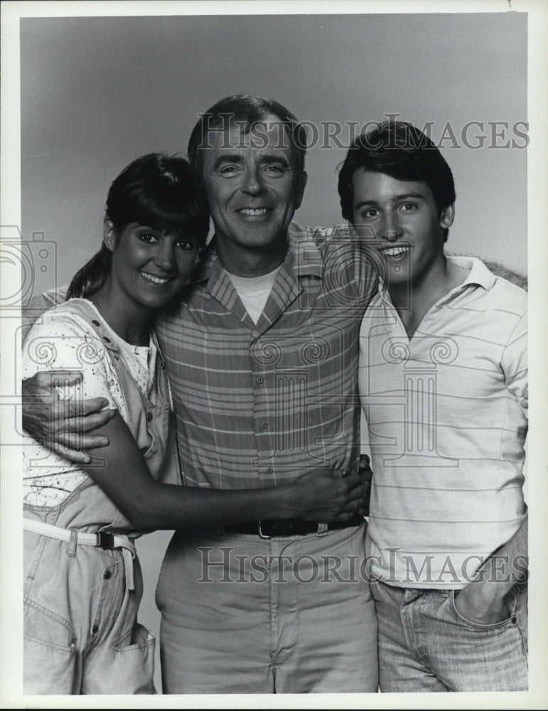 1983 Press Photo Ken Berry Karin Argoud and Eric Brown star in Mama&#39;s Family- Historic Images