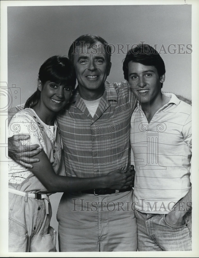 1983 Press Photo Ken Berry Karin Argoud and Eric Brown star in Mama's ...
