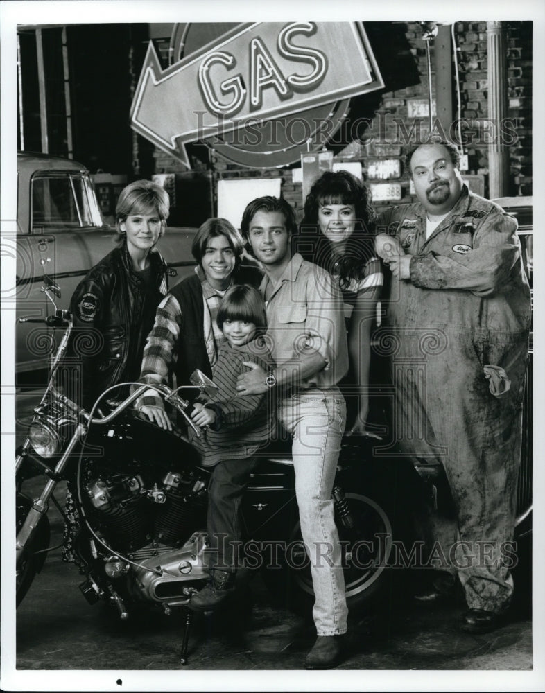 Undated Press Photo Melinda Culea Matthew Andrew and Joey Lawrence Liz Vassey- Historic Images