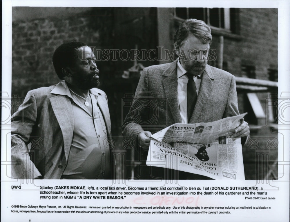 1989 Press Photo Zakes Mokae Donald Sutherland star in A Dry White Season - 670- Historic Images