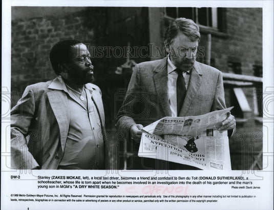 1989 Press Photo Zakes Mokae Donald Sutherland star in A Dry White Season - 670- Historic Images