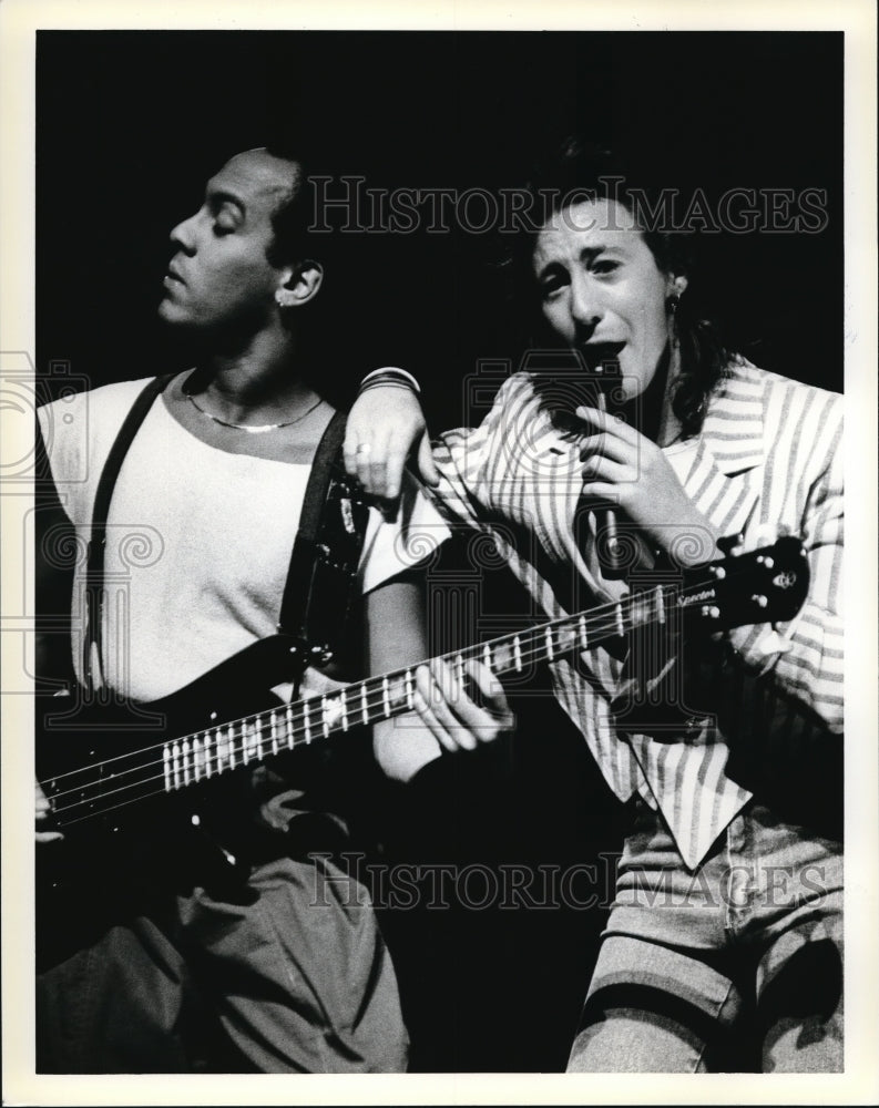 1985 Press Photo Carmine Rojas and Julian Lennon Rock Musicians Cleveland Show- Historic Images