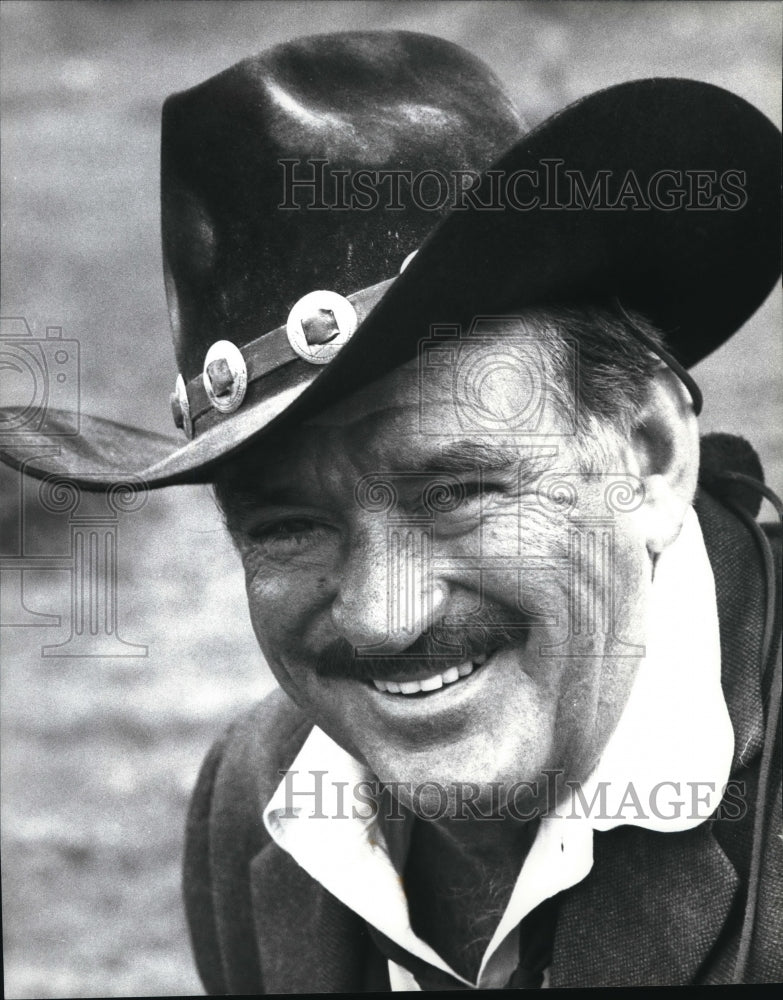1986 Press Photo Rod Taylor in Outlaws - cvp38552- Historic Images