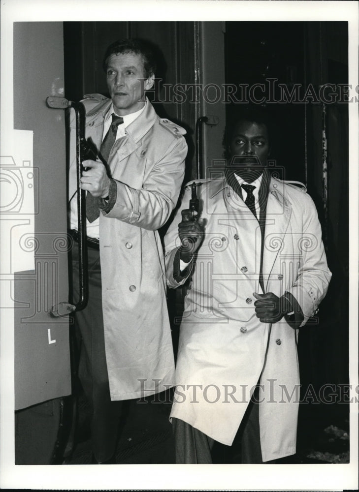 1985 Press Photo Scott Hylands Eugene Clark in Night Heat - cvp38788- Historic Images