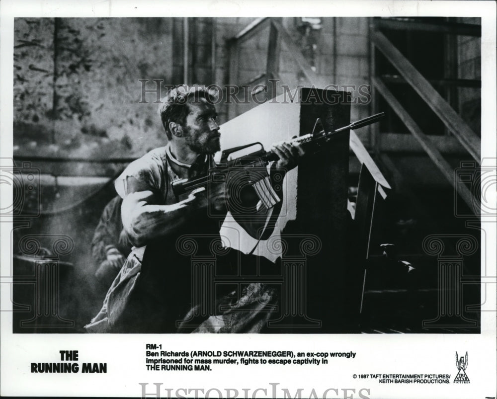 1988 Press Photo Arnold Schwarzenegger in &quot;The Running Man&quot; - cvp39739- Historic Images