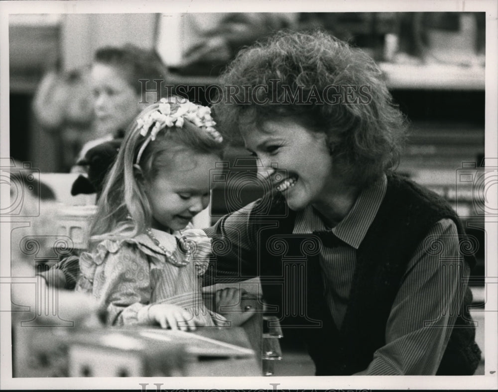 1988 Press Photo NBC presents Day By Day starring Linda Kelsey - cvp39759- Historic Images