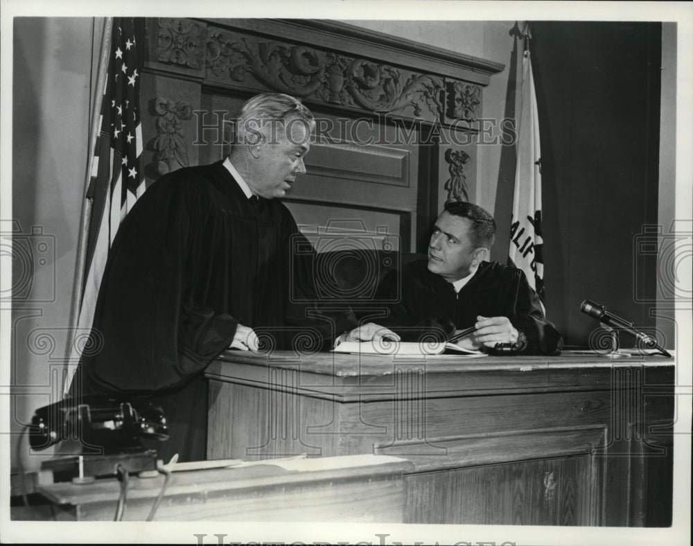 1964 Press Photo TV Program Day in Court - cvp39903- Historic Images