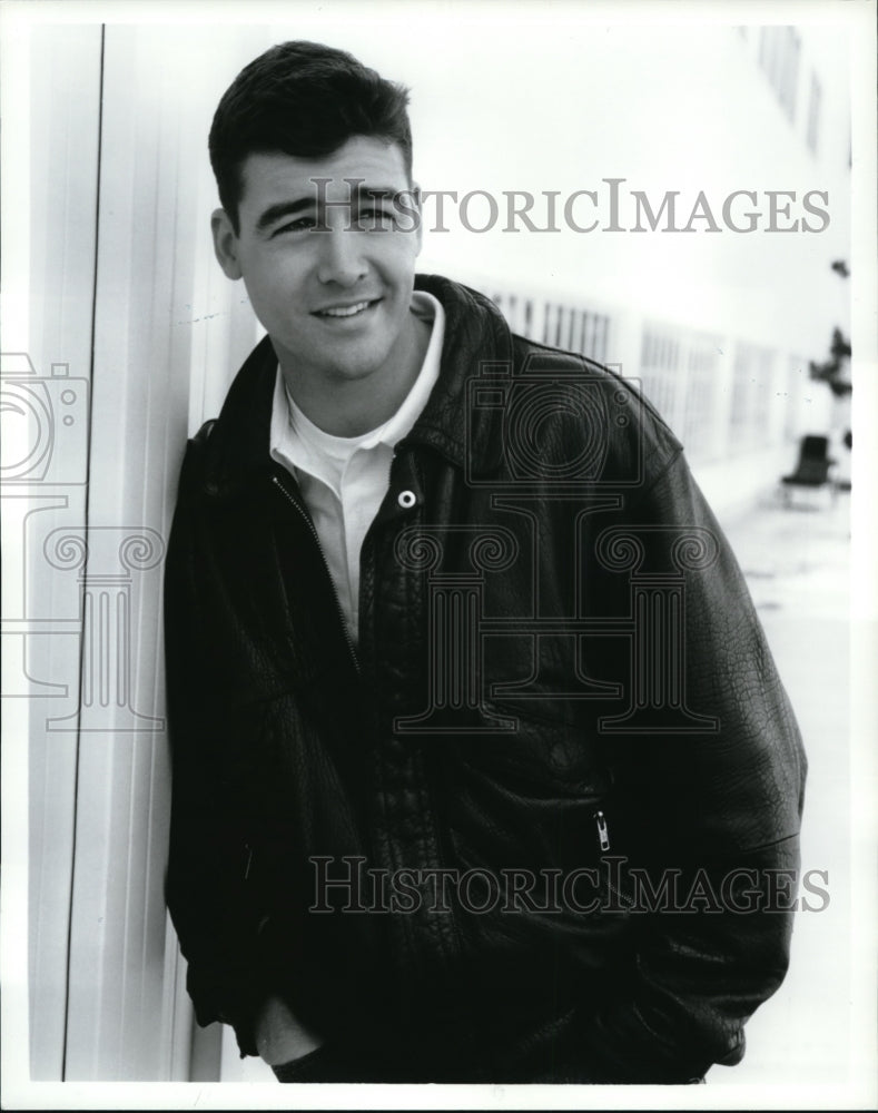 Undated Press Photo Kyle Chandler in Early Edition - cvp39921- Historic Images