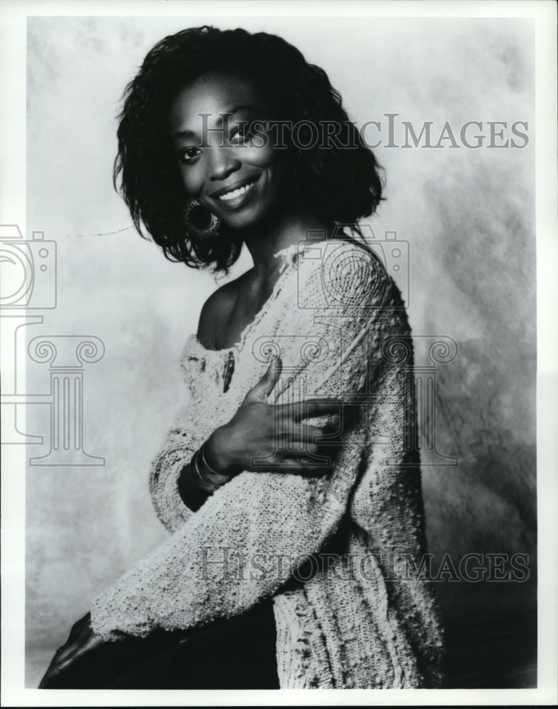 Undated Press Photo Shanesia Davis in Early Edition - cvp39923- Historic Images