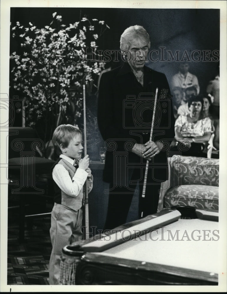 1980 Press Photo James Coburn &amp; Aaron Rudnicki in Games People Play - cvp40013- Historic Images