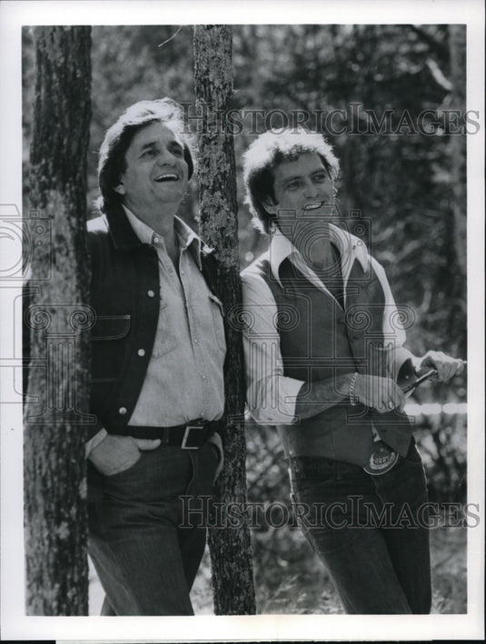1981 Press Photo Johnny Cash and Larry Gatlin - cvp40025- Historic Images