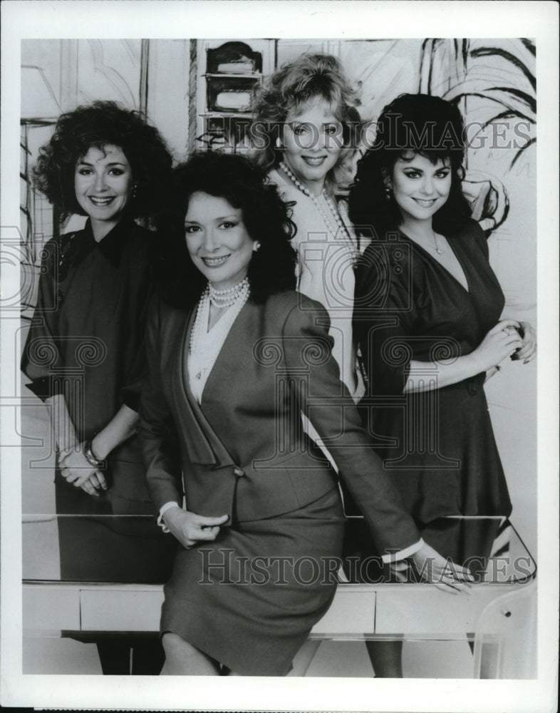 1986 Press Photo Annie Potts, Dixie Carter & Jean Smart Designing Women- Historic Images