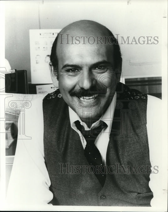 Undated Press Photo Rene Enriquez - cvp40280- Historic Images