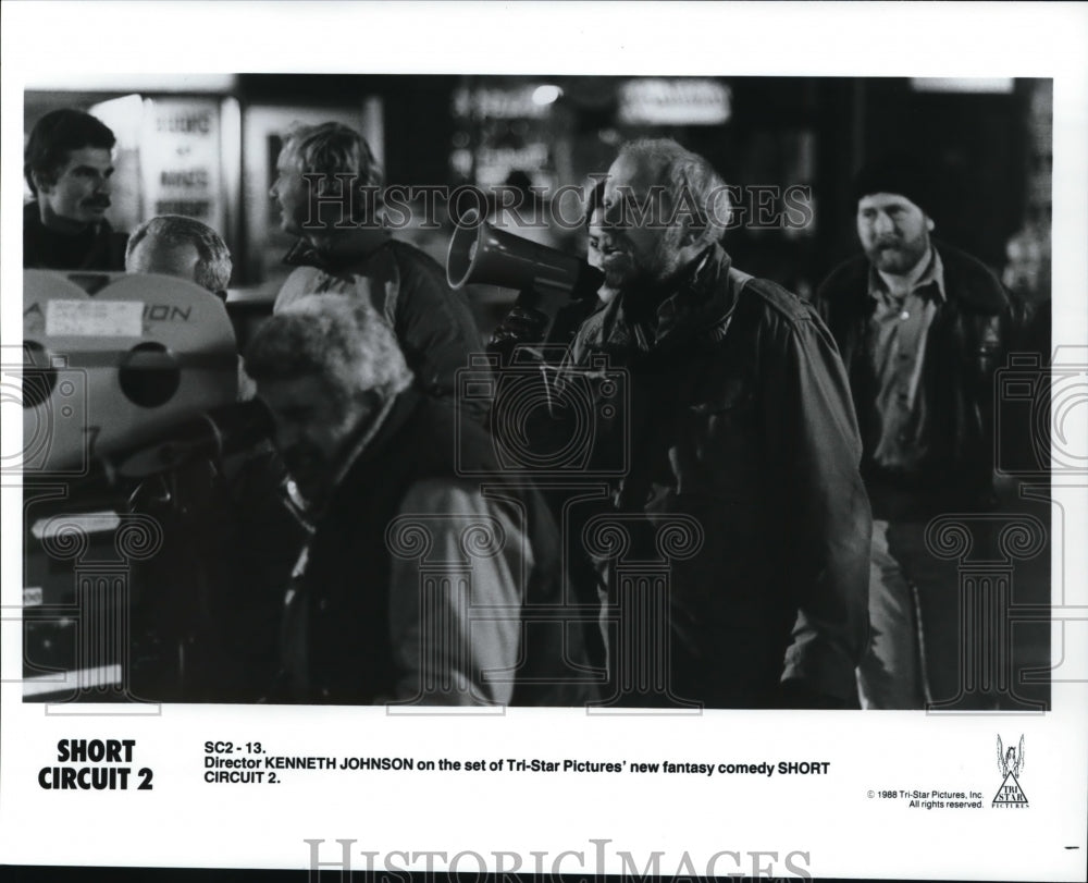 1989 Press Photo Kenneth Johnson director on set of Short Circuit 2 - cvp42236- Historic Images