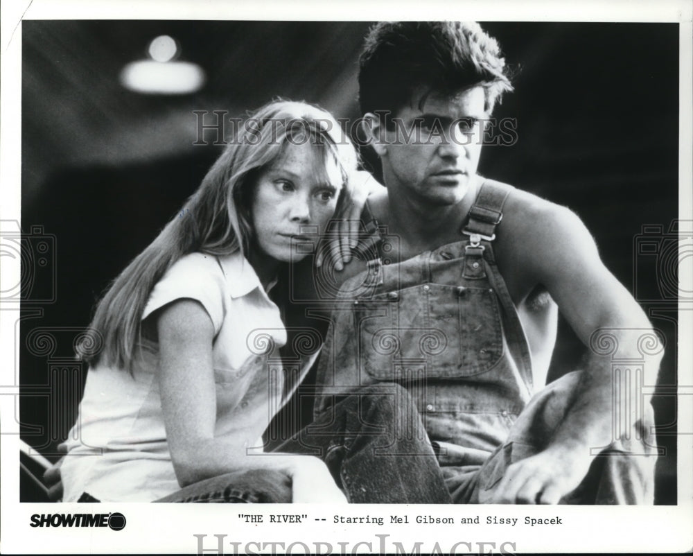1985 Press Photo Mel Gibson and Sissy Spacek star in The River - cvp42264- Historic Images