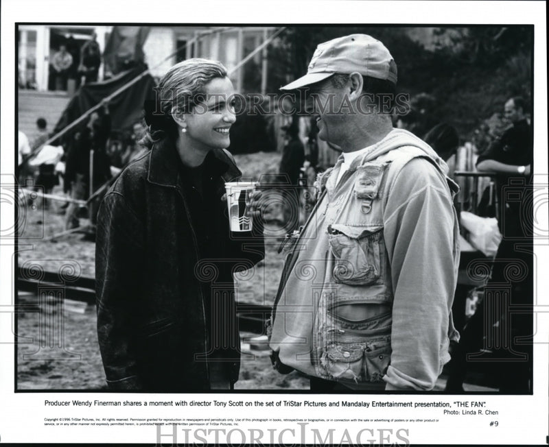Load image into Gallery viewer, 1996 Press Photo Wendy Finerman &amp; Tony Scott in The Fan - cvp42720
