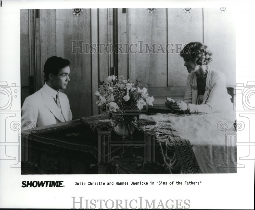 1988 Press Photo Julie Christie and Hannes Jaenicke in Sins of the Fathers- Historic Images