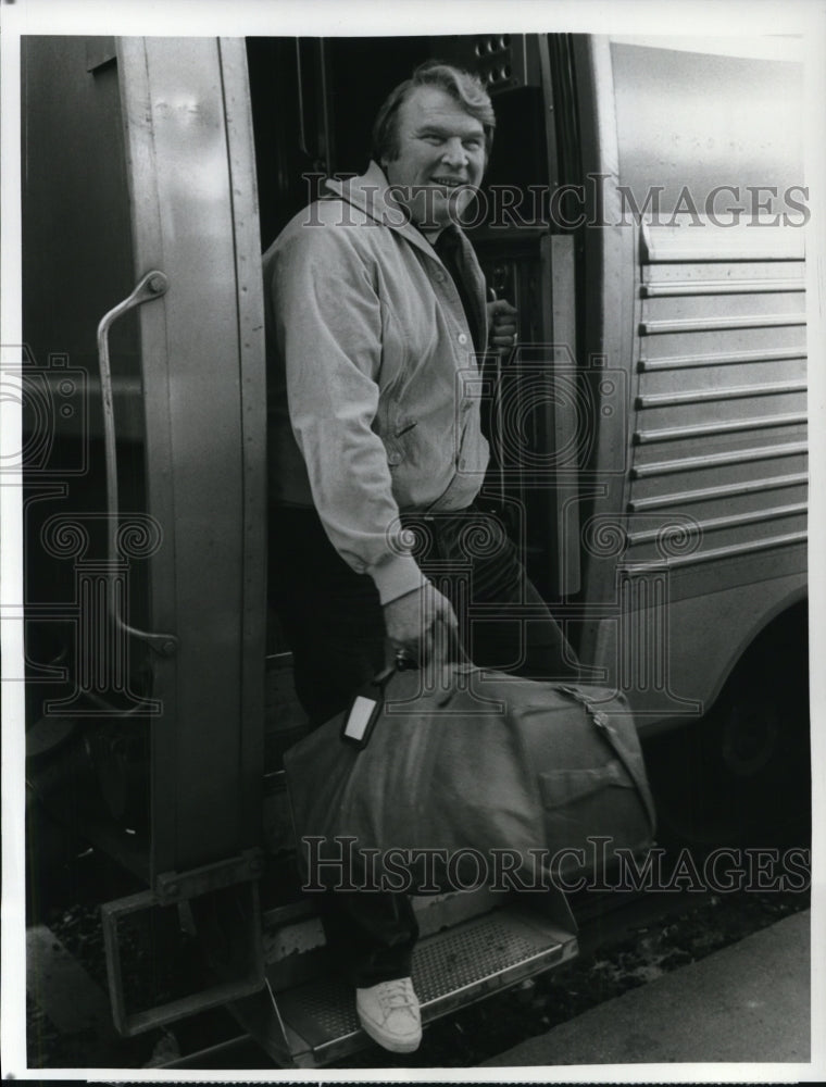1981 Press Photo John Madden Sportscaster and Host of Super Bowl XVI - cvp43709- Historic Images