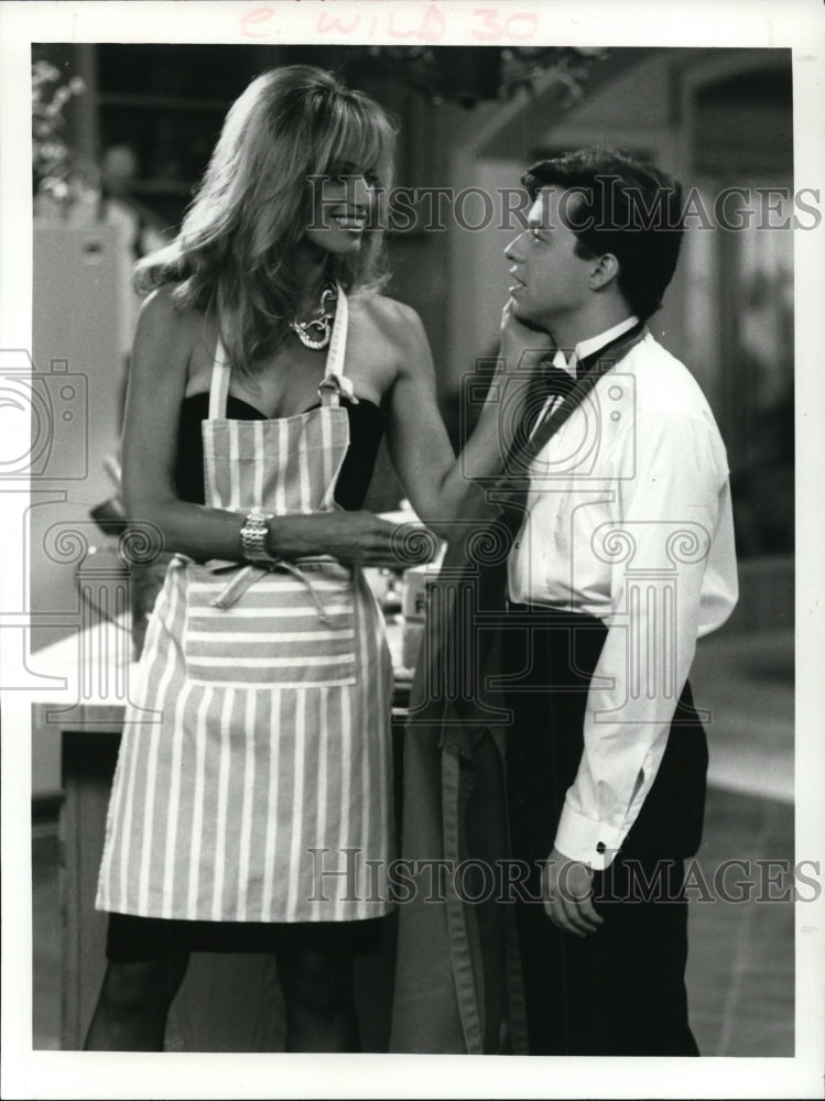 1989 Press Photo Susan Anton and Jon Cryer star in The Famous Teddy Z- Historic Images