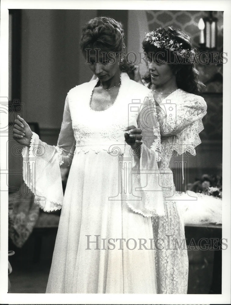 1987 Press Photo Pam Dawber &amp; Nancy Lane in My Sister Sam- Historic Images