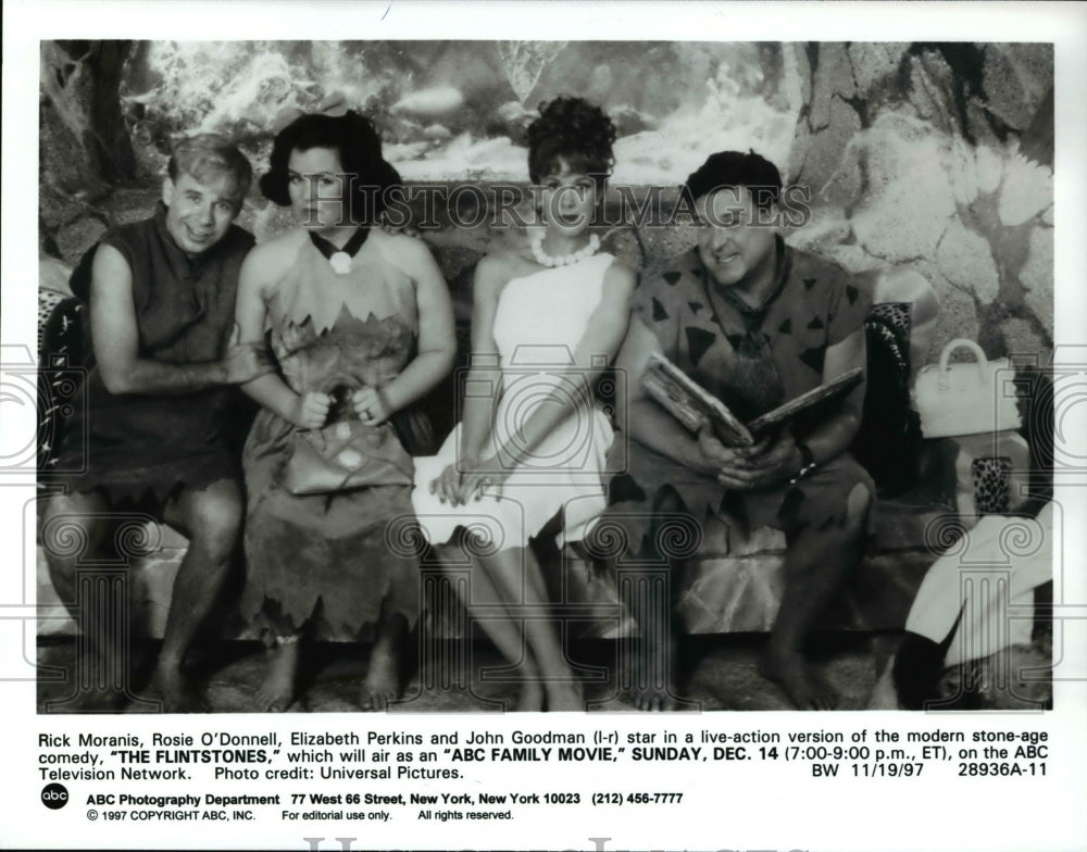 1997 Press Photo Rick Moranis, Rosie O'Donnell & John Goodman in The Flintstones- Historic Images