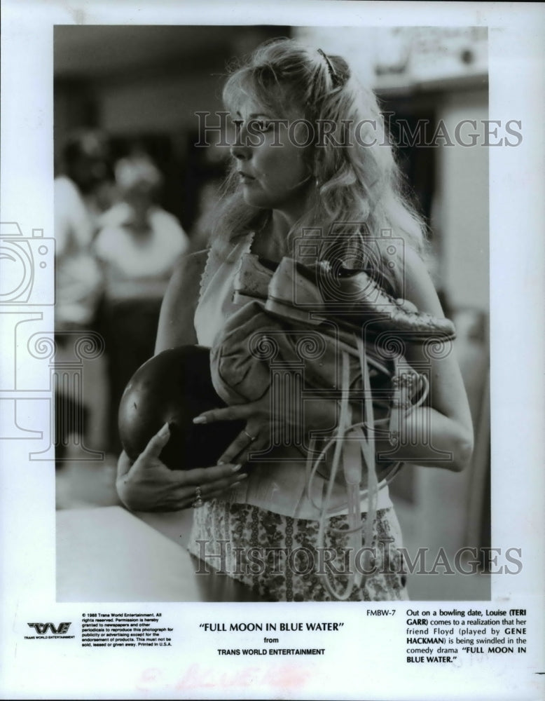 1989 Press Photo Teri Garr stars as Louise in Full Moon in Blue Water- Historic Images