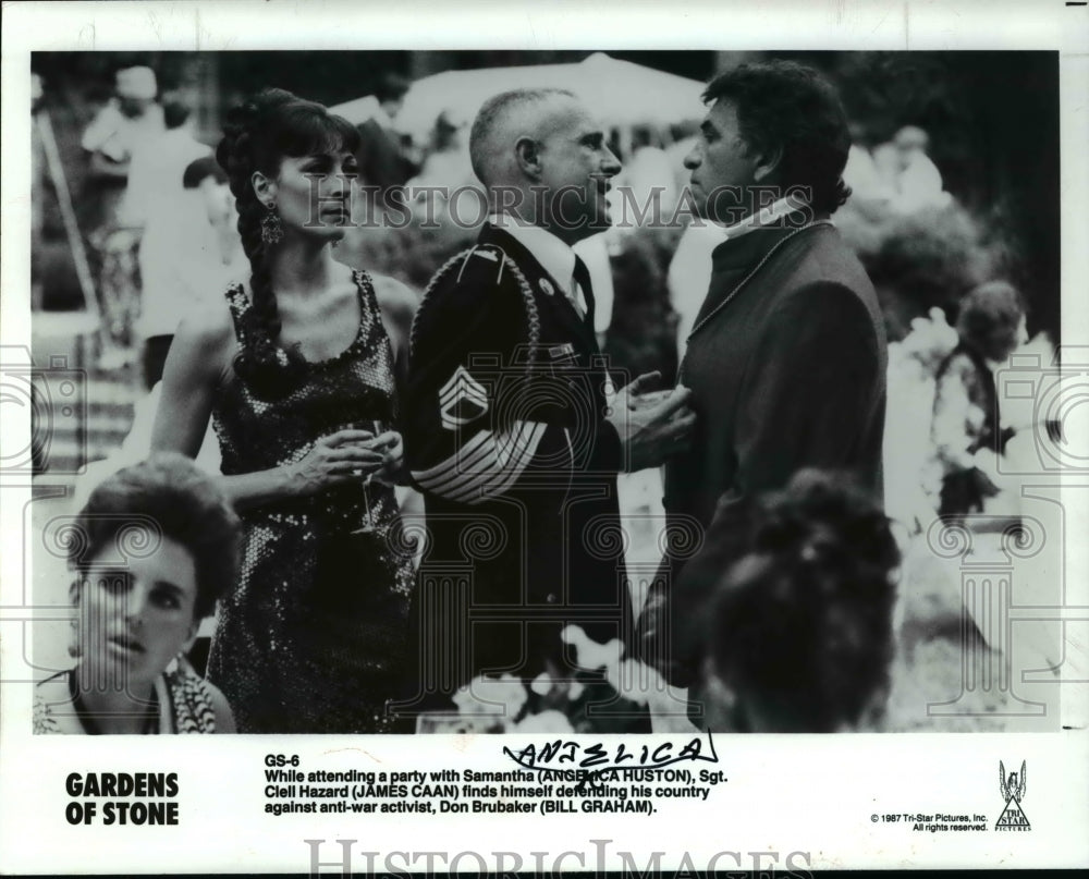 1987 Press Photo Angelica Huston James Caan and Bill Graham in Gardens of Stone- Historic Images