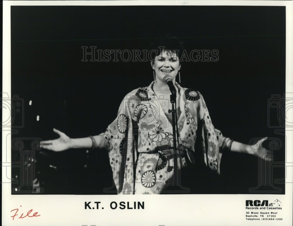 1987 Press Photo K.T. Oslin American Country Music Singer and Songwriter- Historic Images