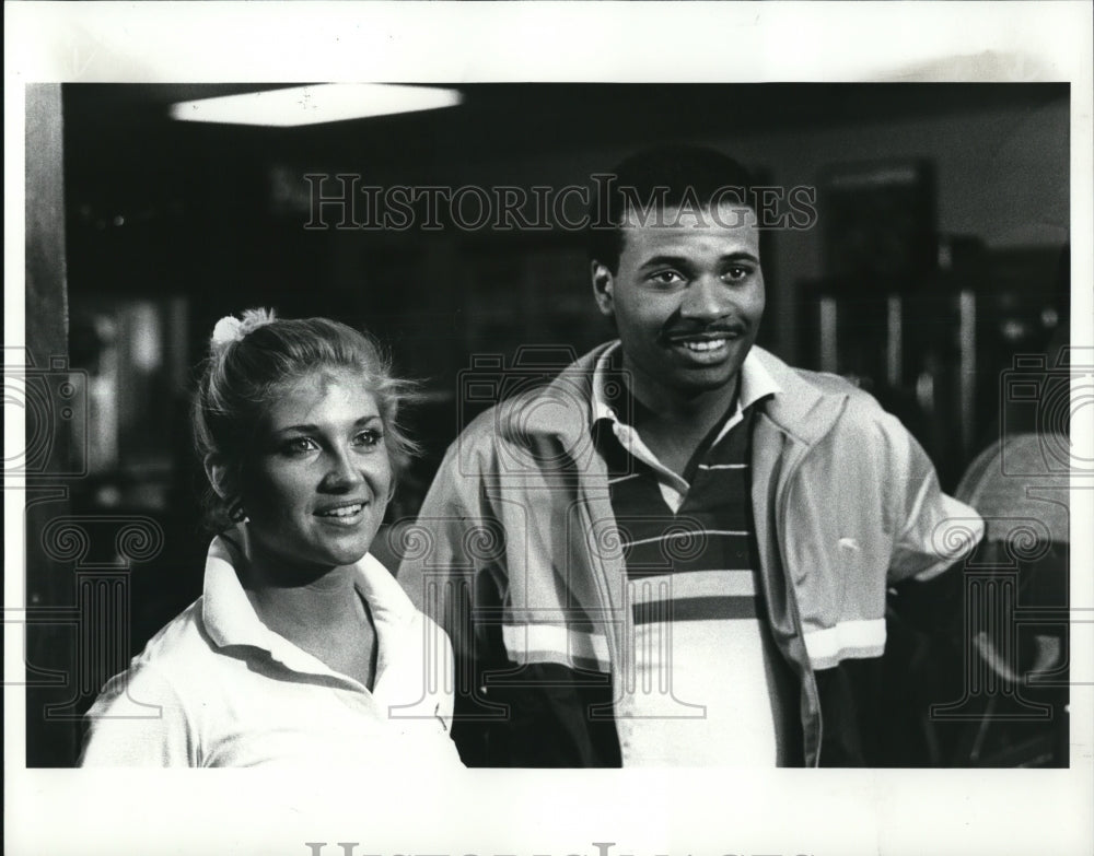 1985 Press Photo Jacqui Bishop and Toni Harris Hosts of P.M. Magazine- Historic Images