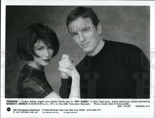 1997 Press Photo Linden Ashby and Allison Smith in Spy Game - cvp49008- Historic Images