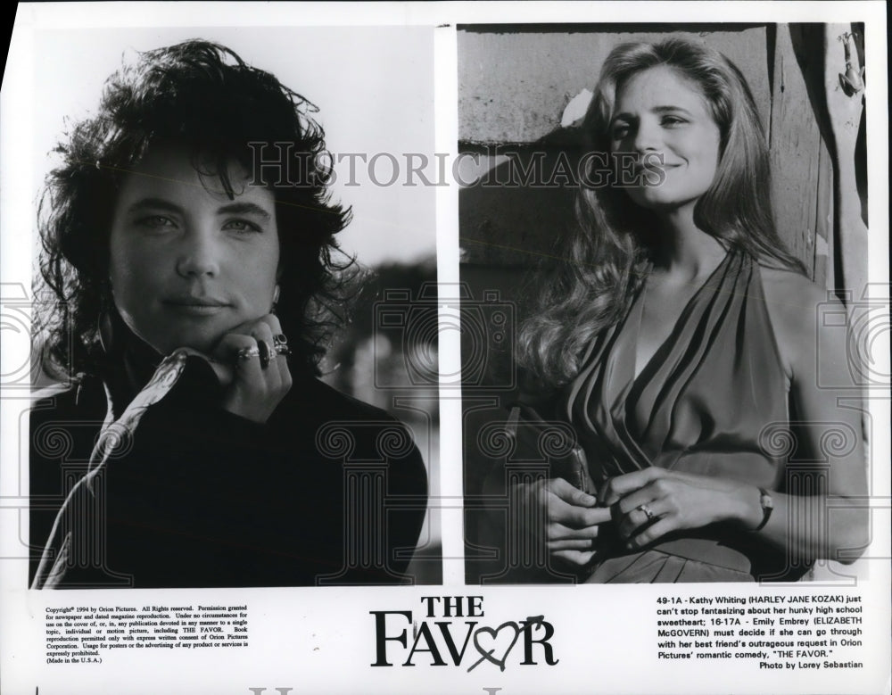 1994 Press Photo Harley Jane Kozak and Elizabeth McGovern &quot;The Favor&quot;- Historic Images