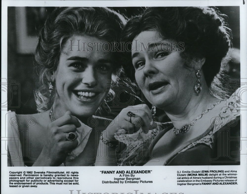 1982 Press Photo Ewa Froling &amp; Mona Malm in Fanny and Alexander - cvp50076- Historic Images