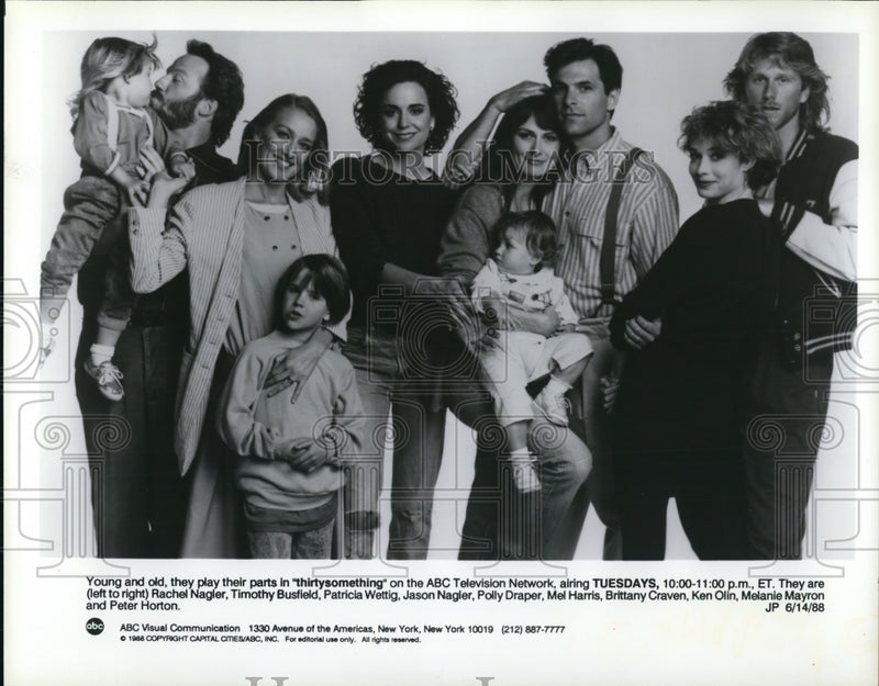 Load image into Gallery viewer, 1988 Press Photo Rachel Nagler T. Busfield P. Wettig J. Nagler thirtysomething
