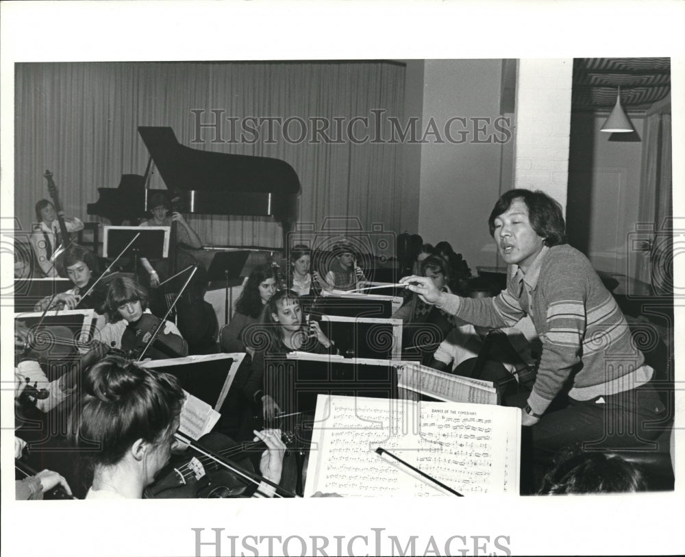 1982 Press Photo Sung Kwak and Cleveland Institute Music Youth Orchestra- Historic Images