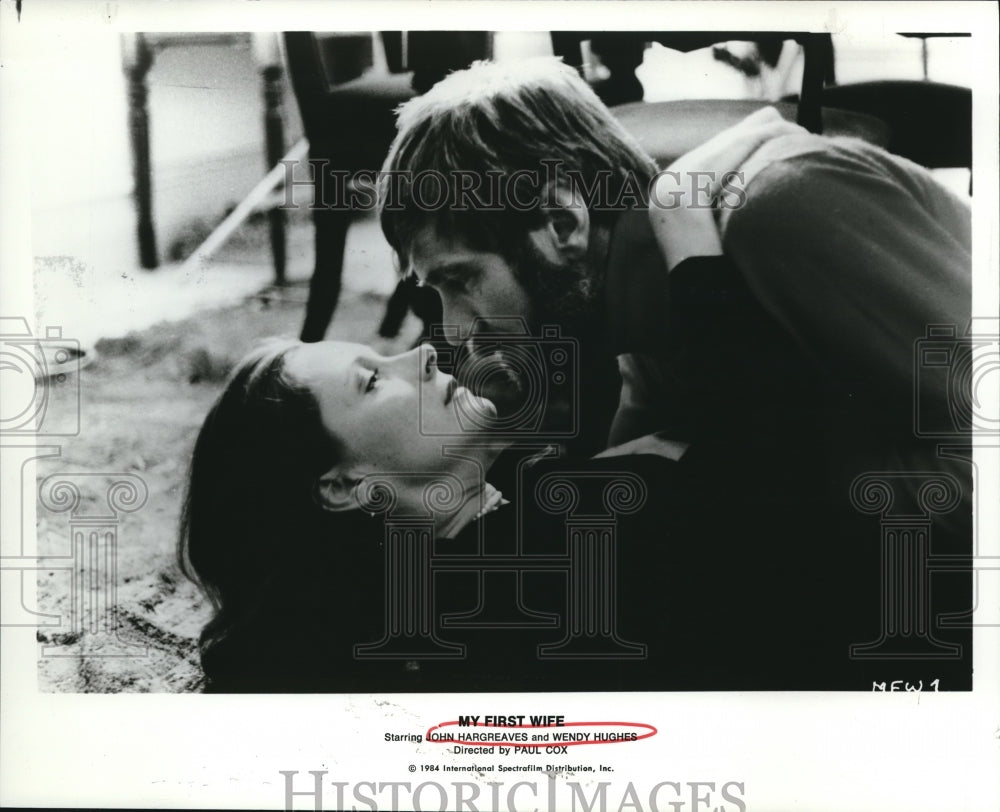 1985 Press Photo John Hargreaves &amp; Wendy Hughes in My 1st wife - cvp52222- Historic Images