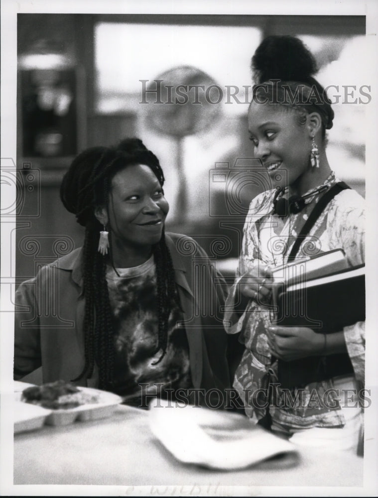 Undated Press Photo Whoopi Goldberg and Monica Calhoun star in Bagdad Cafe- Historic Images