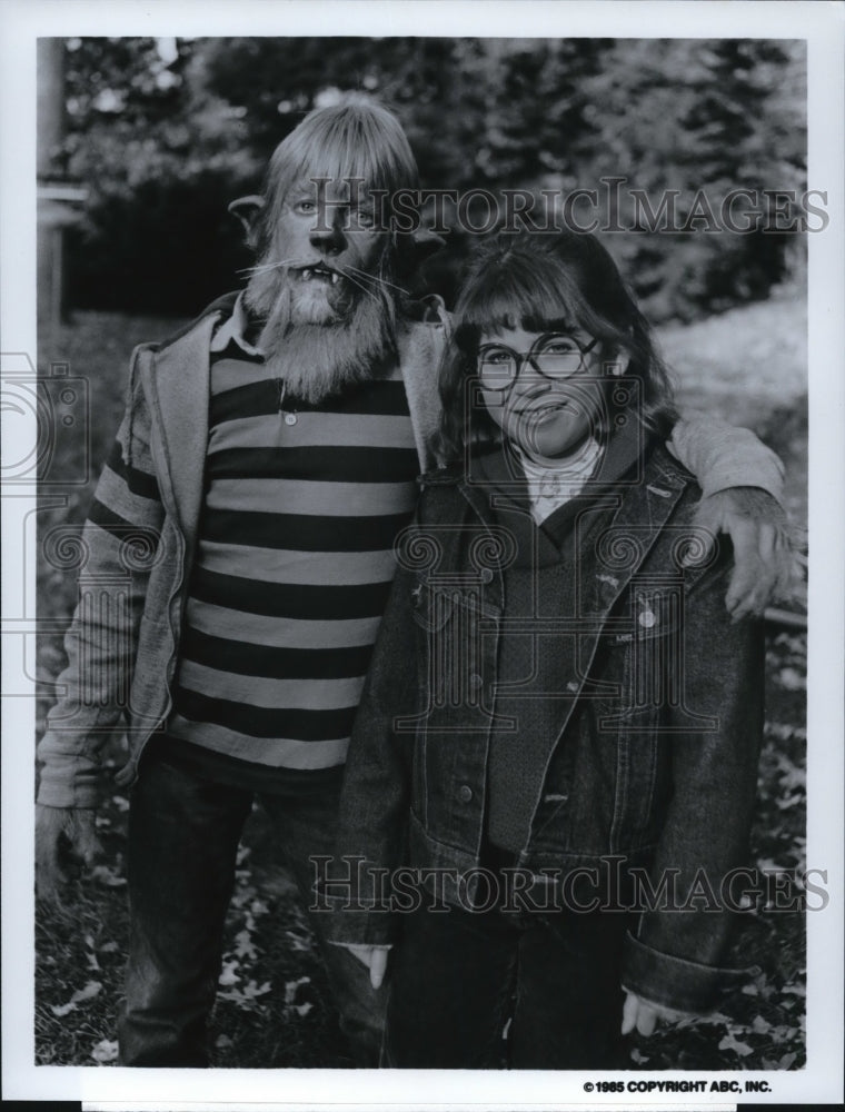 1985 Press Photo Knowl Johnson Julia Reardon Adventures of Two Minute Werewolf- Historic Images