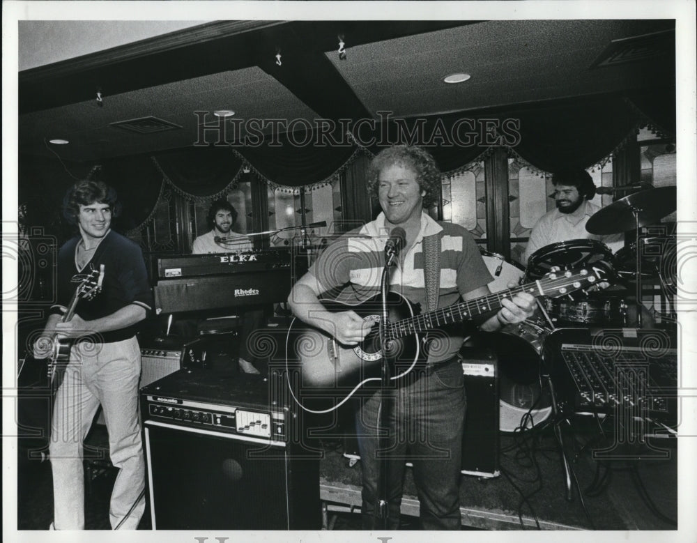 1982 Press Photo John Riley Ed Flanagan Terry Flanagan "Riley & Flanagan Band"- Historic Images