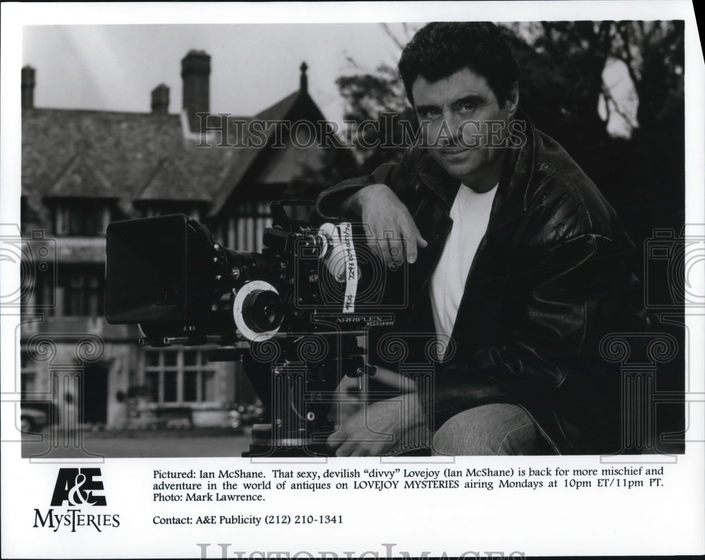 1986 Press Photo Ian McShane in Lovejoy Mysteries - cvp54223- Historic Images