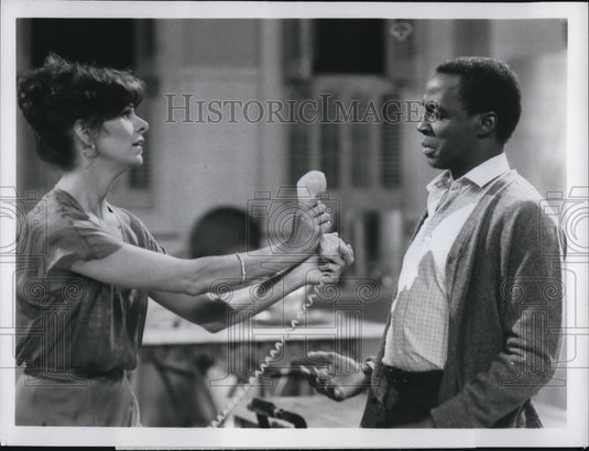 1980 Press Photo Caroline McWIlliams Robert Guillaume In Benson- Historic Images