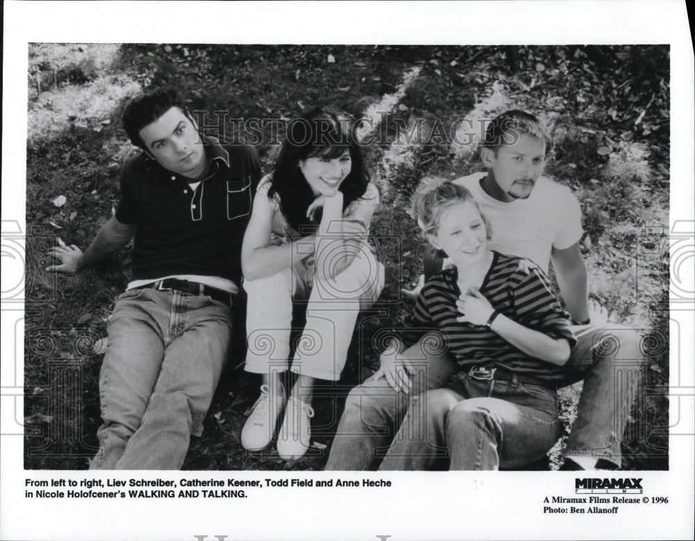 1986 Press Photo Walking And Talking Liev Schrieber Catherine Keener Todd Field- Historic Images