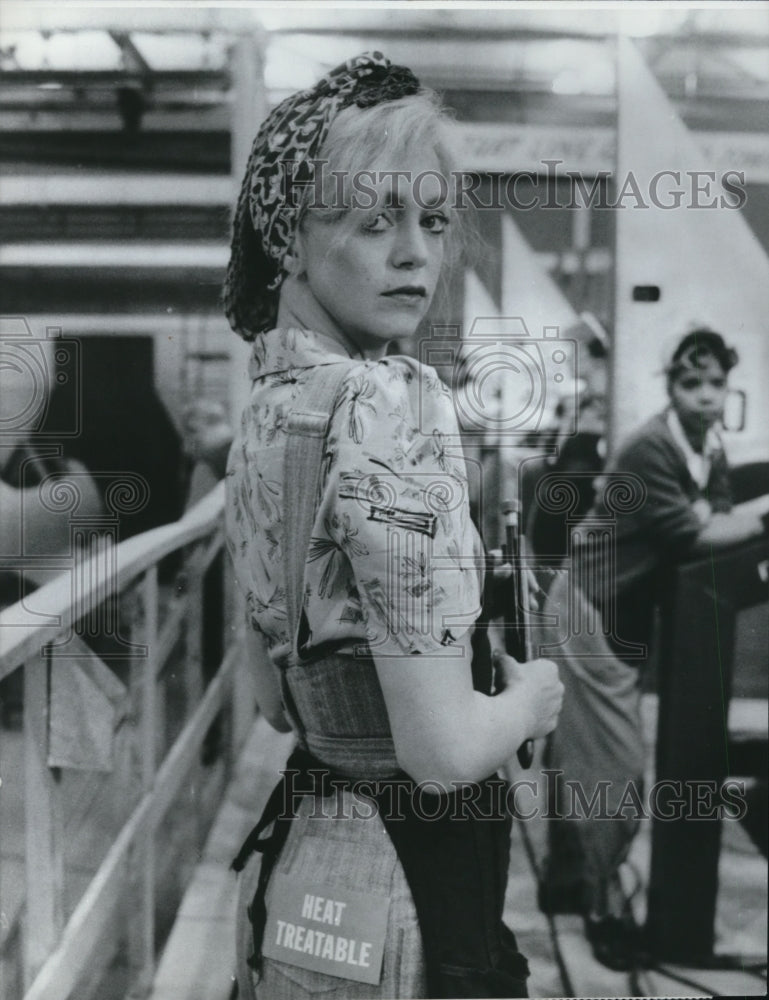 1987 Press Photo Goldie Hawn stars in Swing Shift movie film - cvp54546- Historic Images
