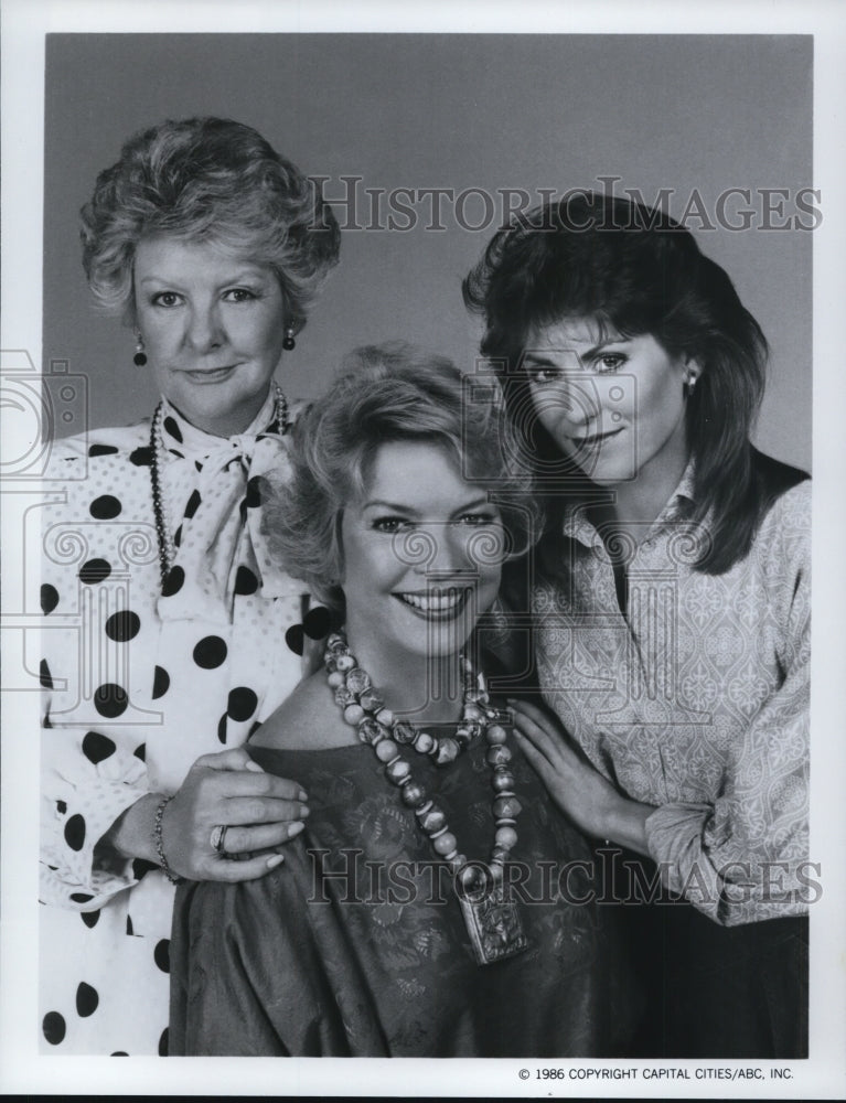 1986 Press Photo Elaine Stritch Megan Mullally in The Ellen Burstyn Show- Historic Images